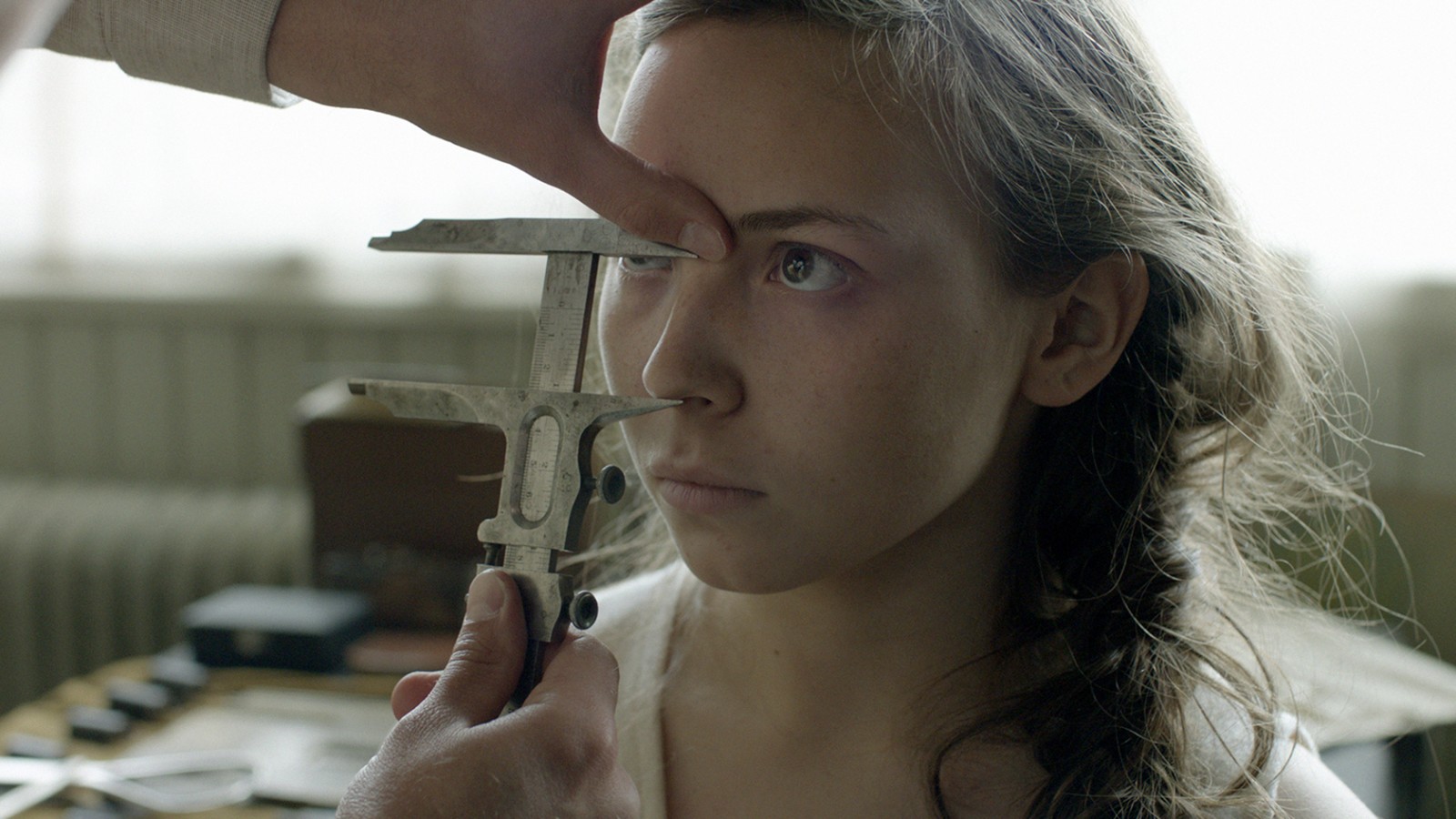 Gribende identitetskamp i ingenmandsland</br>Filmstill fra Sameblod</br>Foto: PR-foto Sameblod