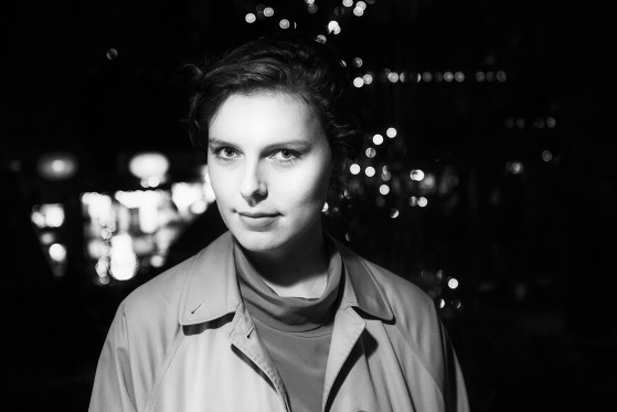 Med følelserne uden på tøjet</br>Ida Holmegaard debuterede i 2015 med romanen Emma Emma, der udforsker venskabet hen over en langsom sommer.</br>Foto: PR-foto / Rosinante & Co - Alexander Lind 