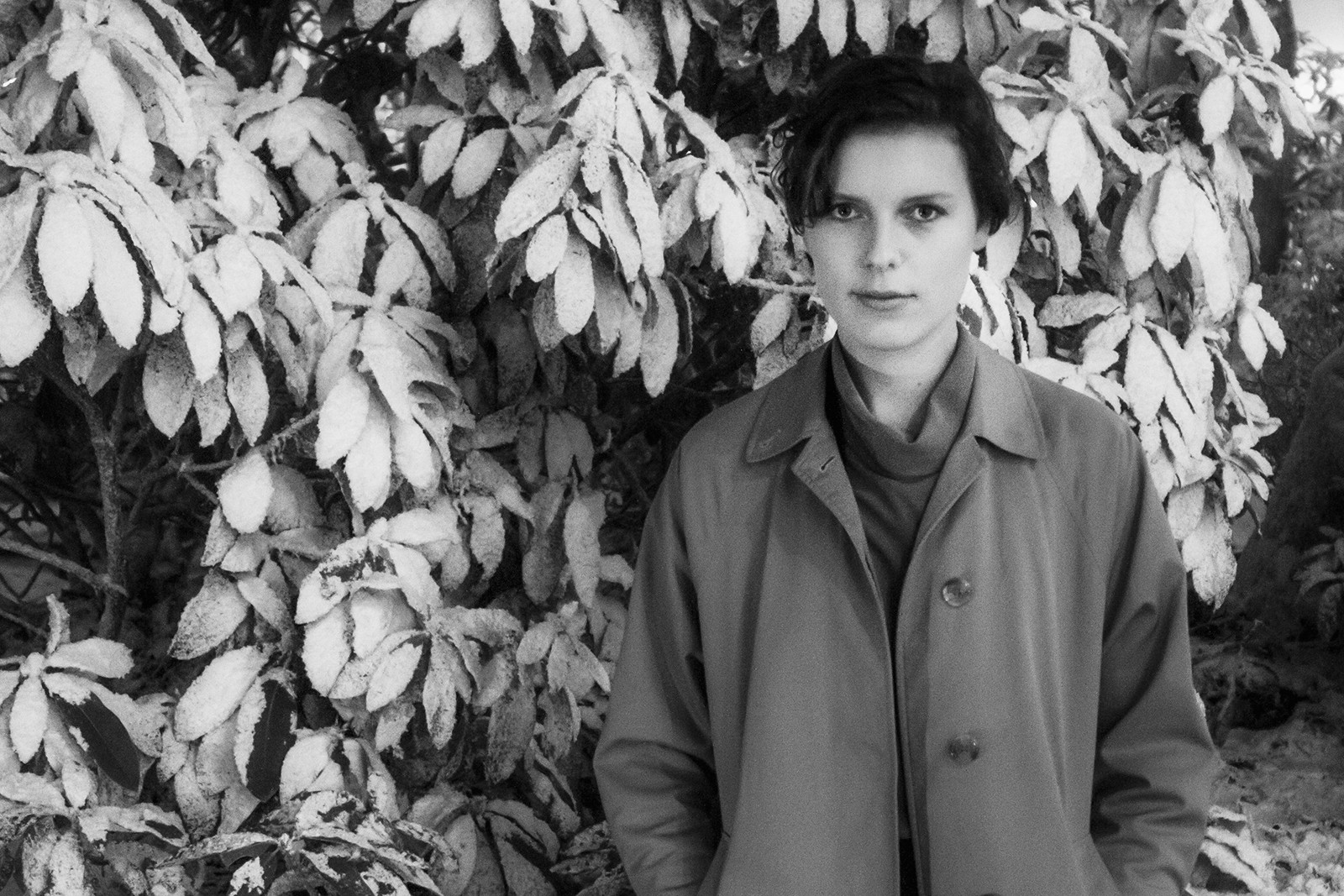 Med følelserne uden på tøjet</br>Ida Holmegaard er uddannet fra forfatterskolen i 2013 og har bl.a. anmeldt film for Atlas Magasin og undervist i litteratur på Krabbesholm Højskole.</br>Foto: PR-foto / Rosinante & Co - Alexander Lind 