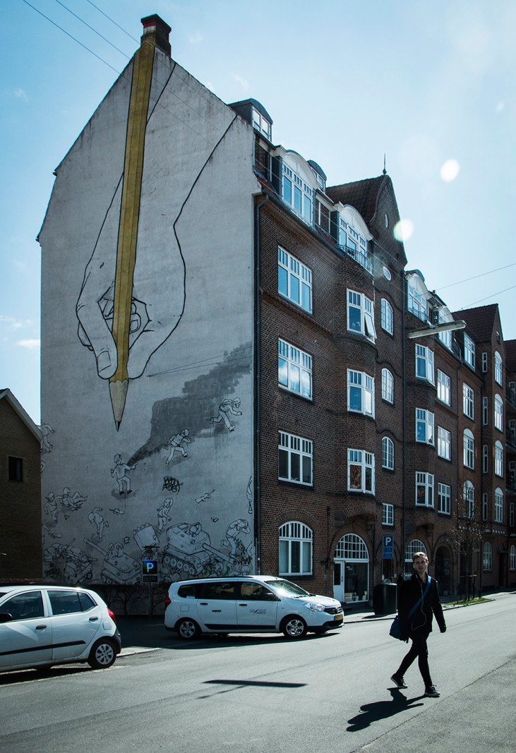 Gavlmalerier i Aarhus</br>Malet af den italienske graffitimaler, der går under navnet Blu i 2008. Det kan findes i Grønnegade.     </br>Foto: Mariana Gil