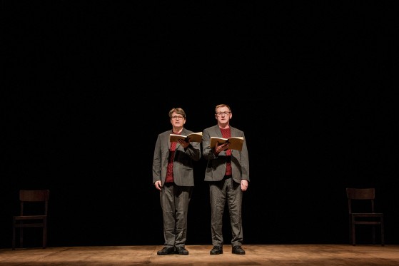 Kom med til prøverne på teaterfestivalen ILT</br>THE NOTEBOOK er en meget enkel forestilling med minimal scenografi, der fortæller historien om tabt barndom, under Anden Verdenskrig. </br>Foto: Mariana Gil