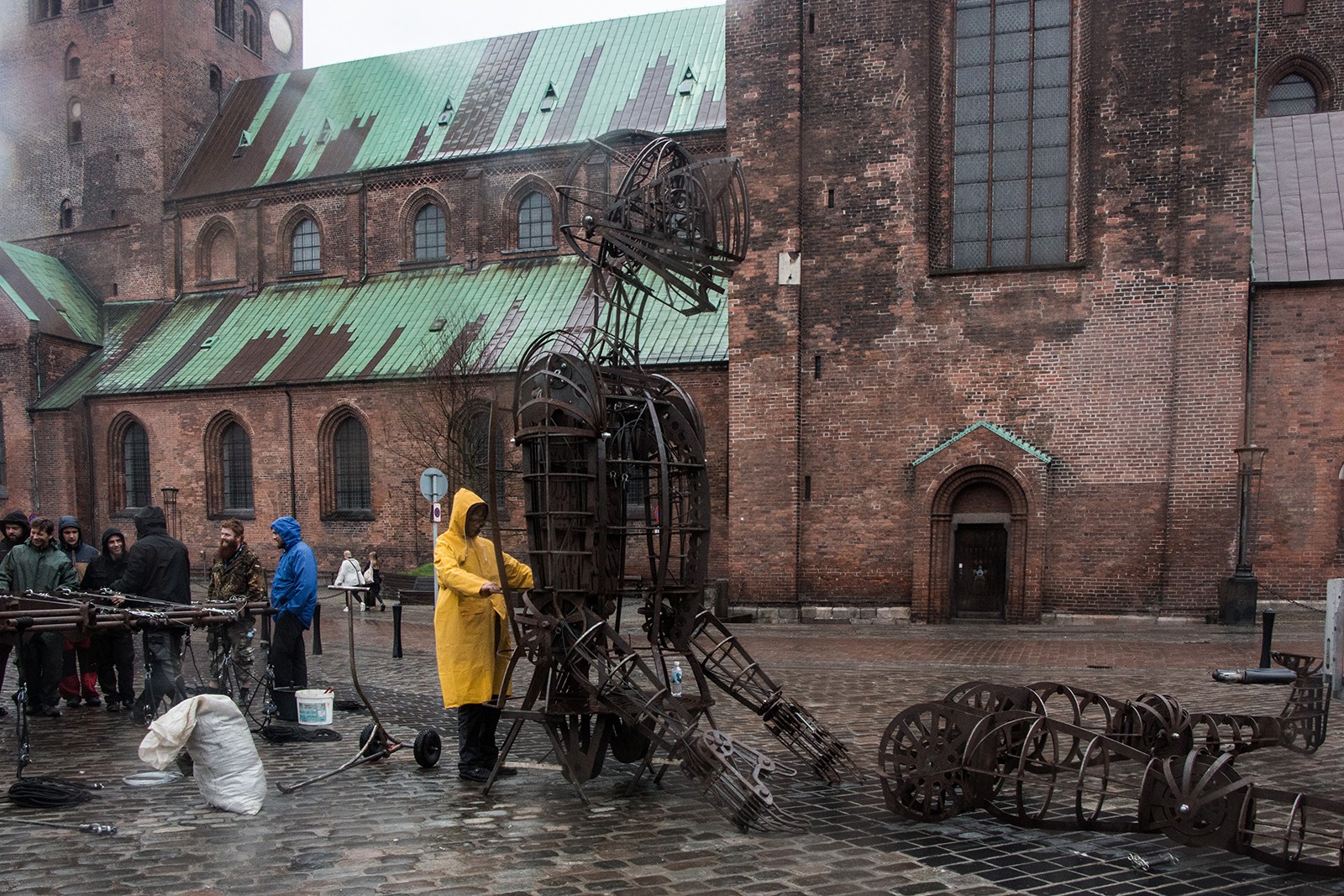 Kom med til prøverne på teaterfestivalen ILT</br>En 7 meter høj ståldukke indtager Bispetorv.  Det anerkendte tjekkiske kompagni Forman Brothers Theatre viser The Giant Puppet.</br>Foto: Mariana Gil