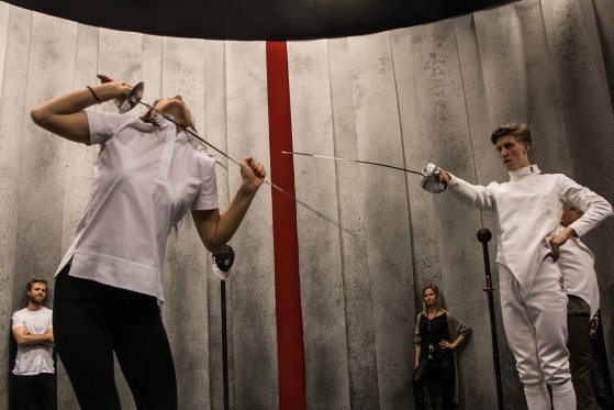 Frustrationer og sprængte facader: Intens nærhed i Premiere</br>Karakterernes egne usikkerheder lyser ud af dialogerne i Premiere på Aarhus Teater. </br>Foto: Mariana GIl