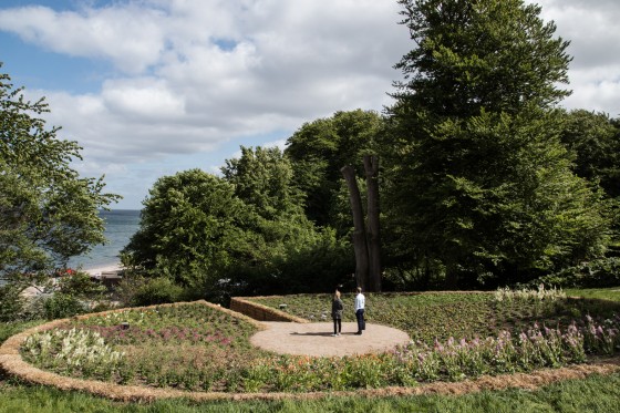 ARoS vælter byen og naturen med verdensstjerner</br>Meg Webster: Concave room for bees, Aros Triennale The Garden.</br>Foto: Mariana Gil