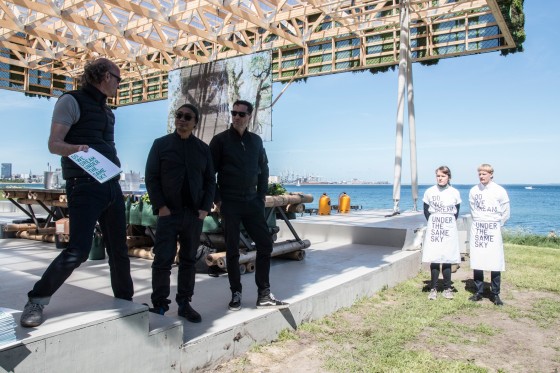 ARoS vælter byen og naturen med verdensstjerner</br>Rirkrit Tiravanija, Nikolaus Hirsch, Michel Müller: Do we dream under the same sky, Aros Triennale The Garden.</br>Foto: Mariana Gil