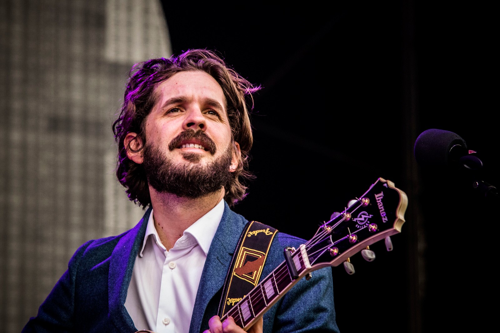 Thomas Dybdahl er sprudlende afslappet på NorthSide</br>Thomas Dybdahl på NorthSide Festival 2017</br>Foto: Copyright Peter Kirkegaard