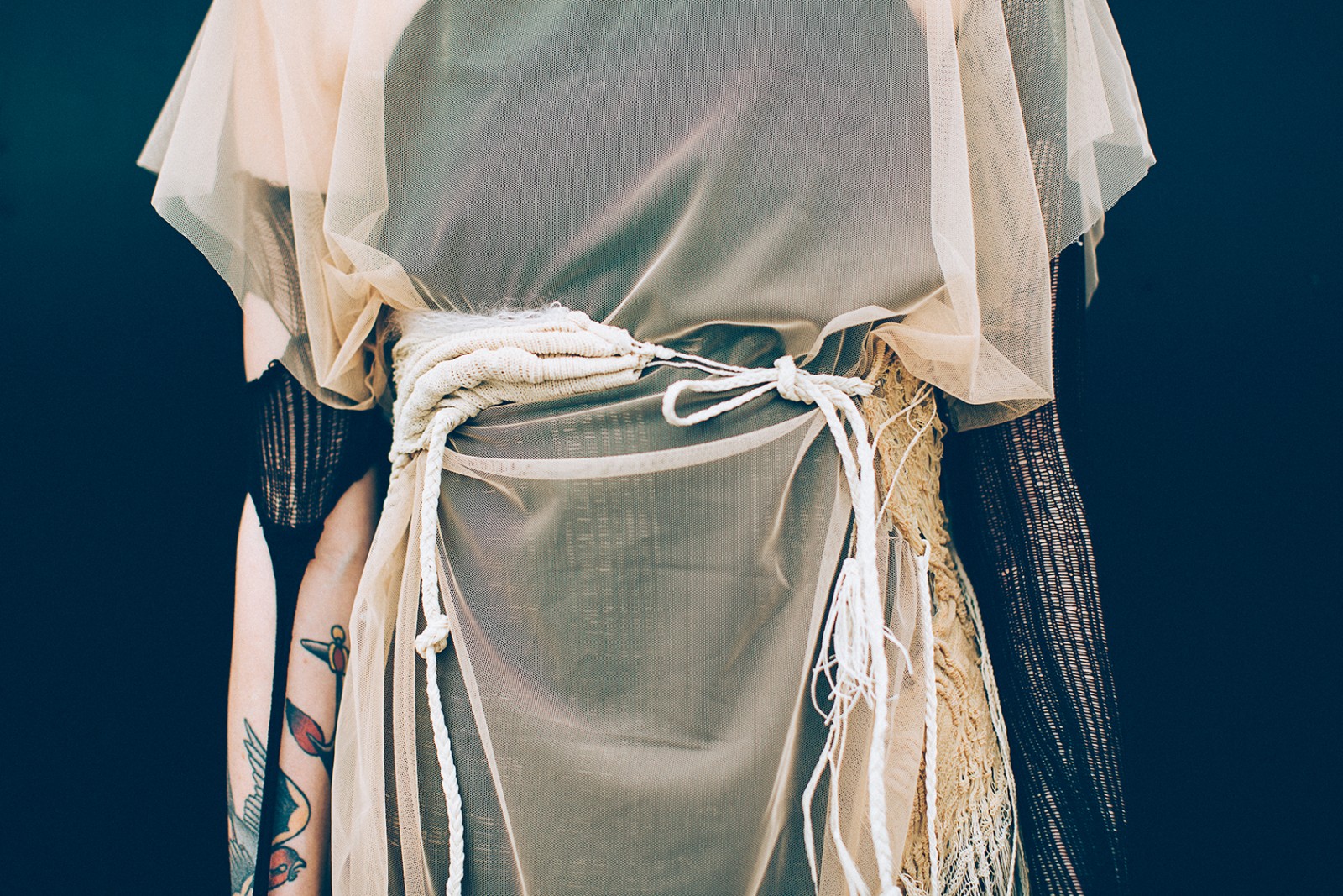 Balladen om Agnete og Havmanden - Billedserie fra prøverne</br>Detalje fra kostume designet af VOFT, Valeriya Olkhova Fashion & Textiles</br>Foto: Tanya Goehring