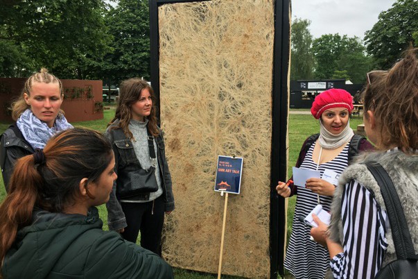 Statens Museum for Kunst i gummistøvler og på festival</br>Temaerne i Artzone på Roskilde Festival er udvalgt til at engagere de forbipaserende.</br>Foto: PR-Foto / Statens Museum for Kunst