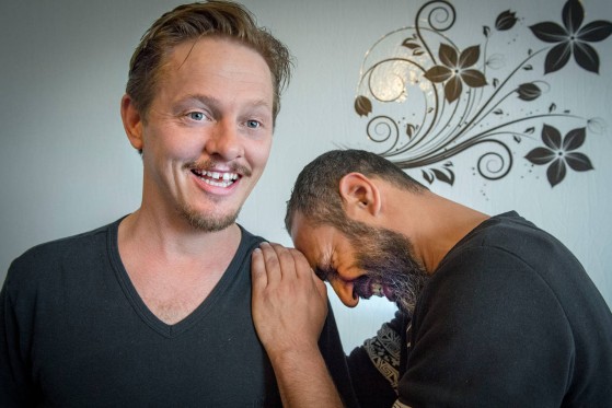 Gellerup bliver til Eutopia: en multikulturel international festival</br>Thure Lindhardt og Chadi Abdul Karim spiller Hamlet Short i private hjem i Gellerup.</br>Foto: PR-foto - Eutopia Festival