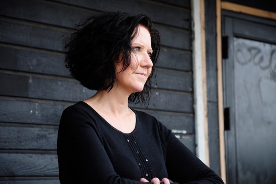 Romandebutant: ”Lad os tale sammen om det, man ikke taler om”</br>Louise Juhl Dalsgaard har fire lyrikudgivelser bag sig, og hun kan nu også kalde sig romanforfatter.</br>Foto: Kulturmagasinet Fine Spind