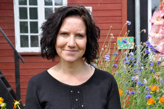 Romandebutant: ”Lad os tale sammen om det, man ikke taler om”</br>Louise Juhl Dalsgaard savner dialog om psykisk sårbarhed. Det kan hjælpe os at tale om tingene, mener hun.</br>Foto: Kulturmagasinet Fine Spind