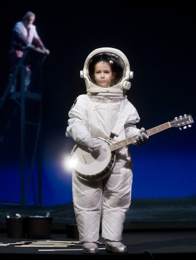 Teater vil gøre børn til videnskabsmænd</br>Teaterets mål er, at to børn under hver visning af forestilling skal få lyst til at blive videnskabsmænd.</br>Foto: Pr-foto / Hotel Pro Forma - Dmitrij Matvejev