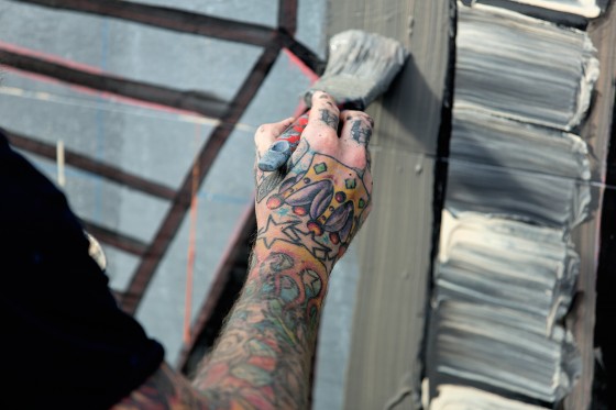 Fra gaden til galleriet</br>Peter Birk maler under sidste års Festuge.</br>Foto: Martin Dam Kristensen