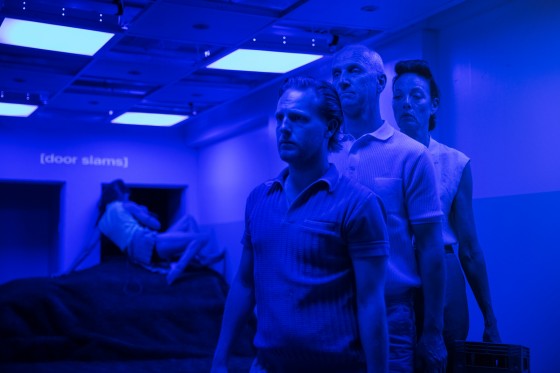 Omsorg - en forestilling med smukke tableaur, hvor omsorgen mangler</br>Enkelte scener fremstår som stærke fortællinger.</br>Foto: PR-foto / Teater Får 302 - Thomas Cato