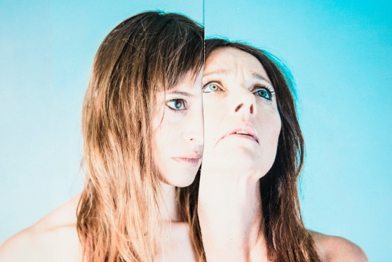 Omsorg - en forestilling med smukke tableaur, hvor omsorgen mangler</br>Omsorg spiller til dne 16. september.</br>Foto: PR-foto / Teater Får 302 - Søren Meisner