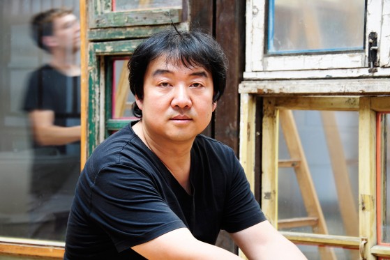 Kinesiske Song Dong bygger Aarhus i kiks og laver kunst om fællesskab</br>Alt hvad kinesiske Song Dong er i berøring med er skabt ud fra samarbejde eller en menneskelig relation.</br>Foto: Kulturmagasinet Fine Spind