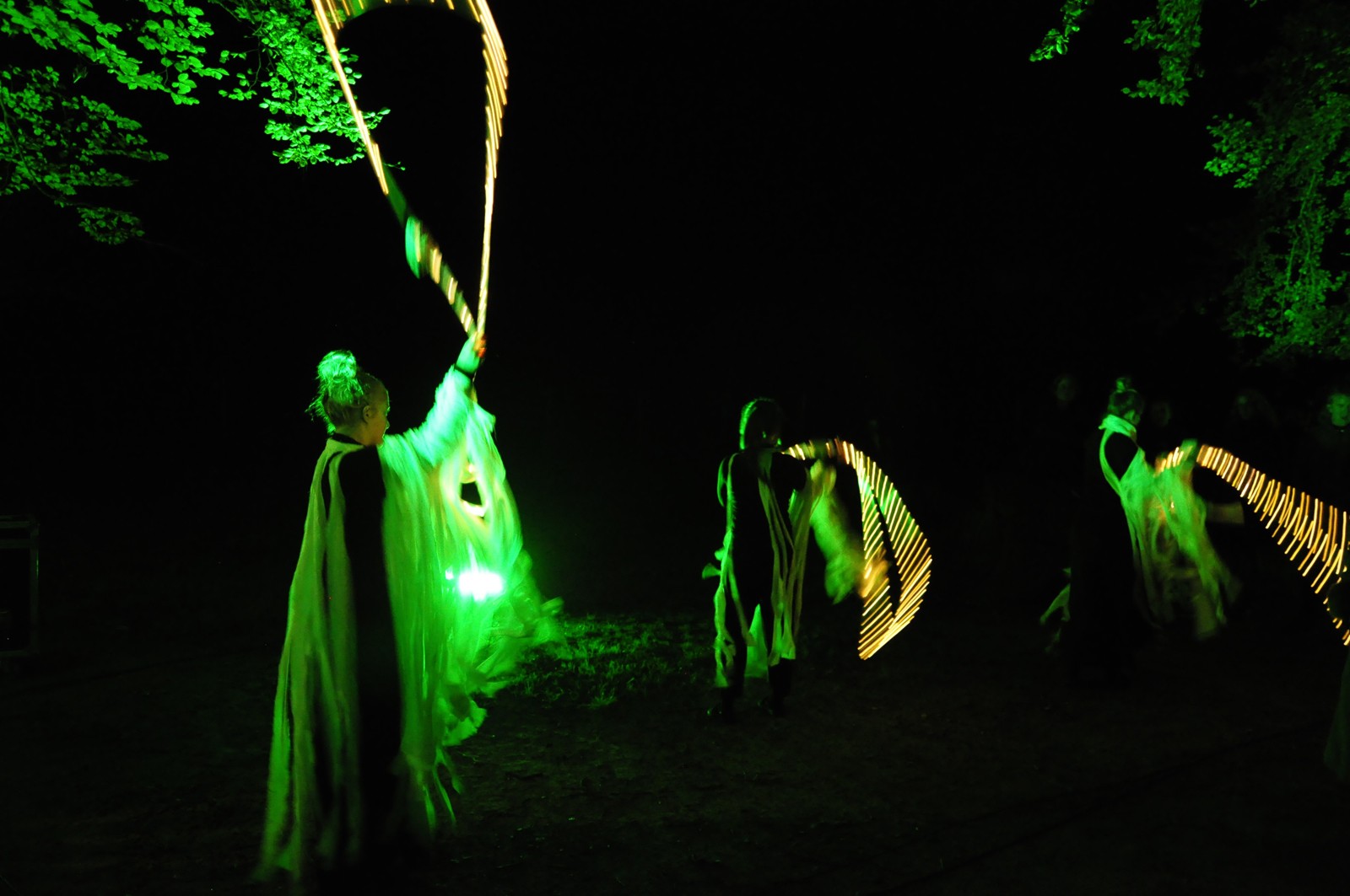 Billedserie: Tree of Souls - koncertinstallation i skoven</br>Tree of Souls forvandlede fredag aften Havreballe Skov i Aarhus til en eventyrlig koncertinstallation med Eivør, Malmø og Who Killed Bambi.  </br>Foto: Kulturmagasinet Fine Spind