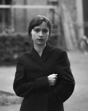 Ny digtsamling er en reportage fra kanten</br>Julie Mendel debuterer den 14. september 2017 med digtsamlingen Relikvie.</br>Foto: Søren Peter Langkjær Bojsen