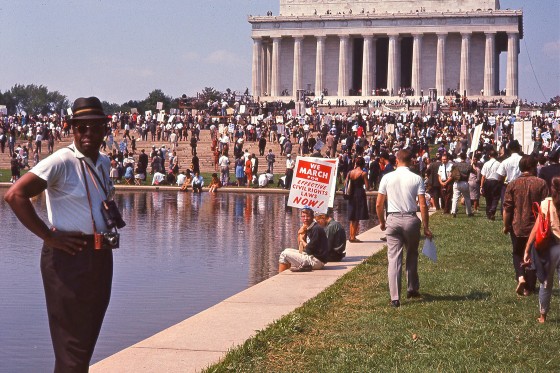 Dokumentarfilmen I Am Not Your Negro er et hypnotiserende pendul af smukke ord og grumme billeder</br>Demonstration foran Lincoln Memorial i Washington.</br>Foto: PR-foto - Øst for Paradis