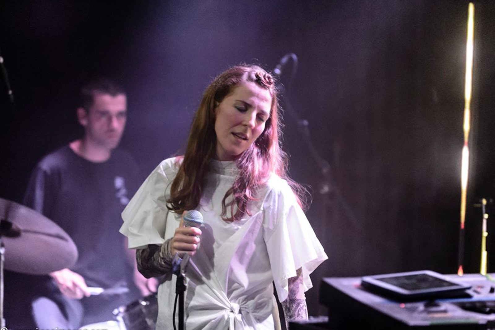 Irah: “Det er en livseksistentiel drivkraft at lave noget, man elsker”</br>Fredag aften gav Irah koncert på Radar i Aarhus.</br>Foto: PR-foto / Radar - Jace Champney