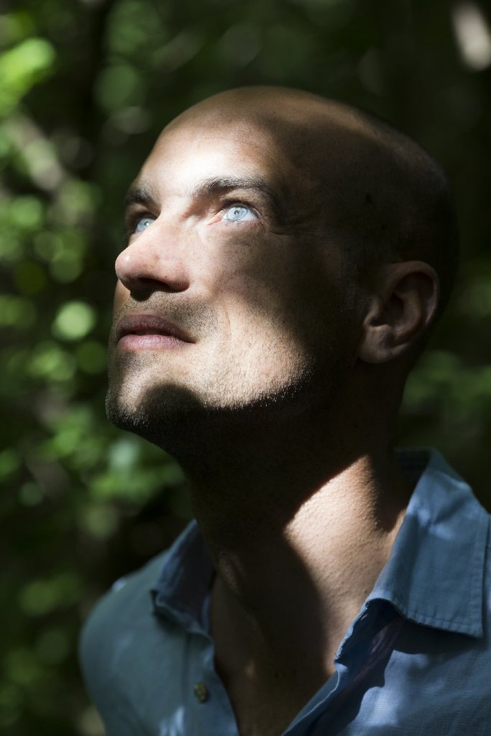 Ny roman bryder ud i essay, som en musical bryder ud i sang</br>Store dele af Medskyldig består af en række barn- og ungdomserindringer</br>Foto: PR-foto / Gladiator - Mads Holm