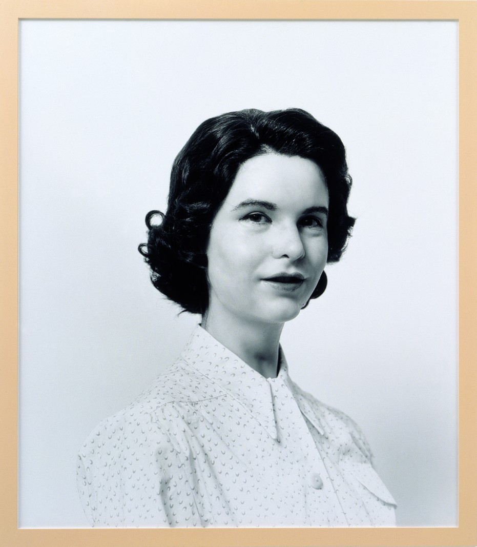 Gillian Wearing jagter en rigtig dansk familie</br>Gillian Wearing 2003:<br />Selvportræt som min mor Jean Gregory.</br>Foto: Heather Podesta Collection © Gillian Wearing
