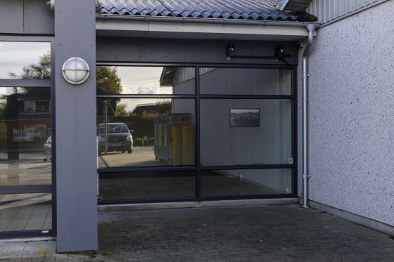 Billedserie: Videokunst i Skulpturlandsby Selde</br>Videoværk af Aron Skoog: Untitled (Wasted Years)</br>Foto: Barbara Katzin