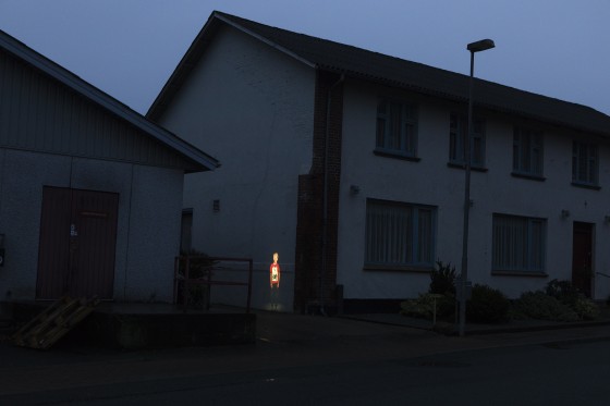 Billedserie: Videokunst i Skulpturlandsby Selde</br>Videoinstallation af Eva Koch: Seldes Ungdom</br>Foto: Barbara Katzin