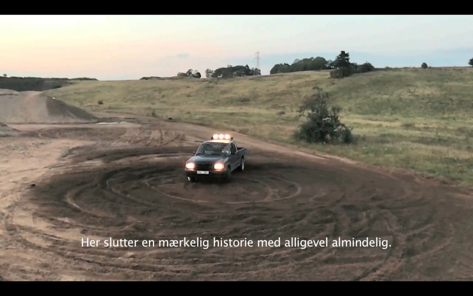 Billedserie: Videokunst i Skulpturlandsby Selde</br>Videoværk af Aron Skoog: Untitled (Wasted Years), videostill</br>Foto: Barbara Katzin