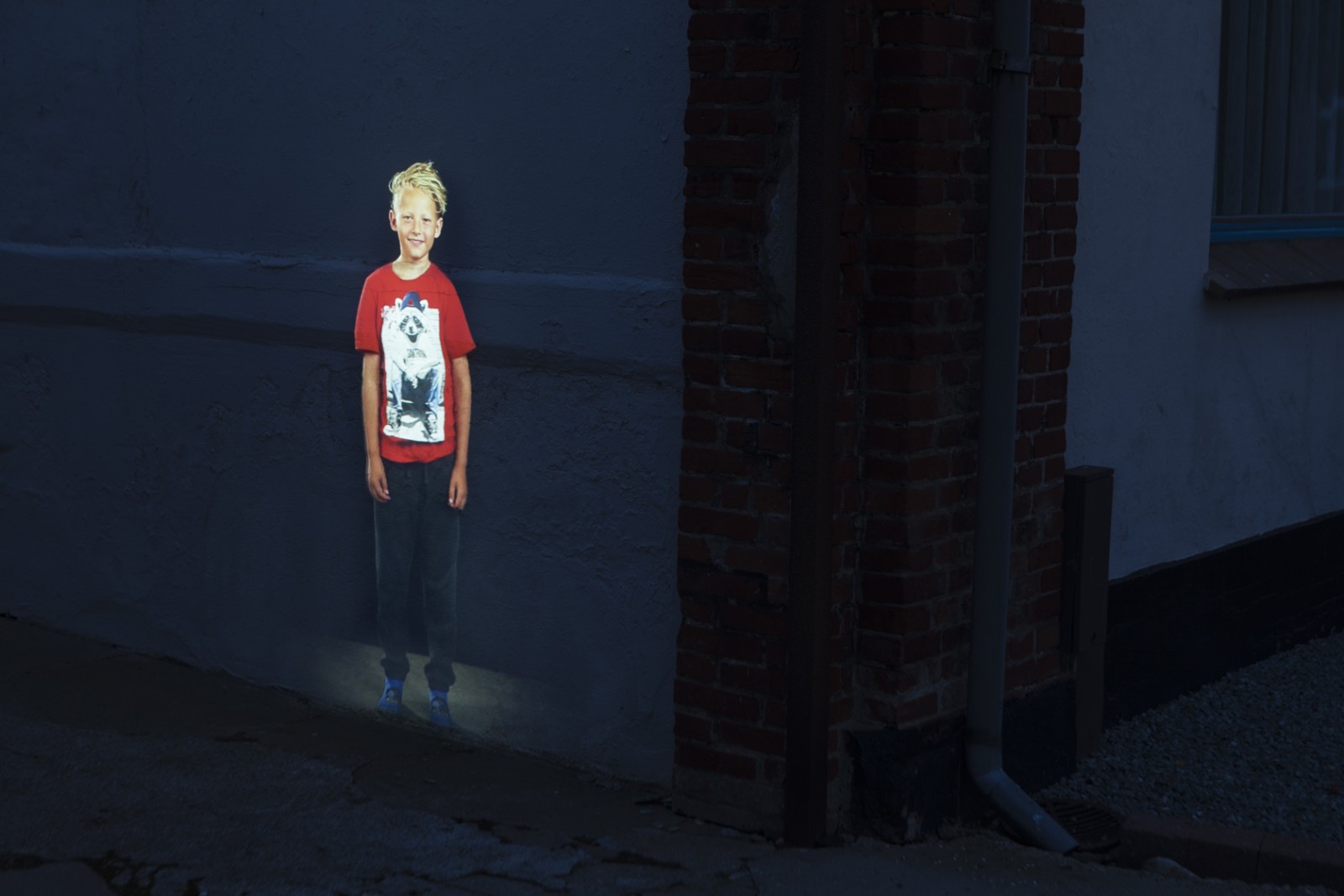 Billedserie: Videokunst i Skulpturlandsby Selde</br>Videoinstallation af Eva Koch: Seldes Ungdom</br>Foto: Barbara Katzin