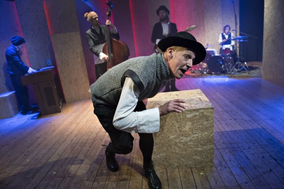 Ulvehøjen hyler til balkanrytmer</br>Sebastians album Ulvehøjen har 40 års jubilæum i år. </br>Foto: PR-foto / Limfjordsteatret