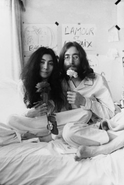 Yoko Onos drømme om fred</br>John Lennon og Yoko Ono i deres Montreal Bed-In.</br>Foto:  Ivor Sharp. ©Yoko Ono