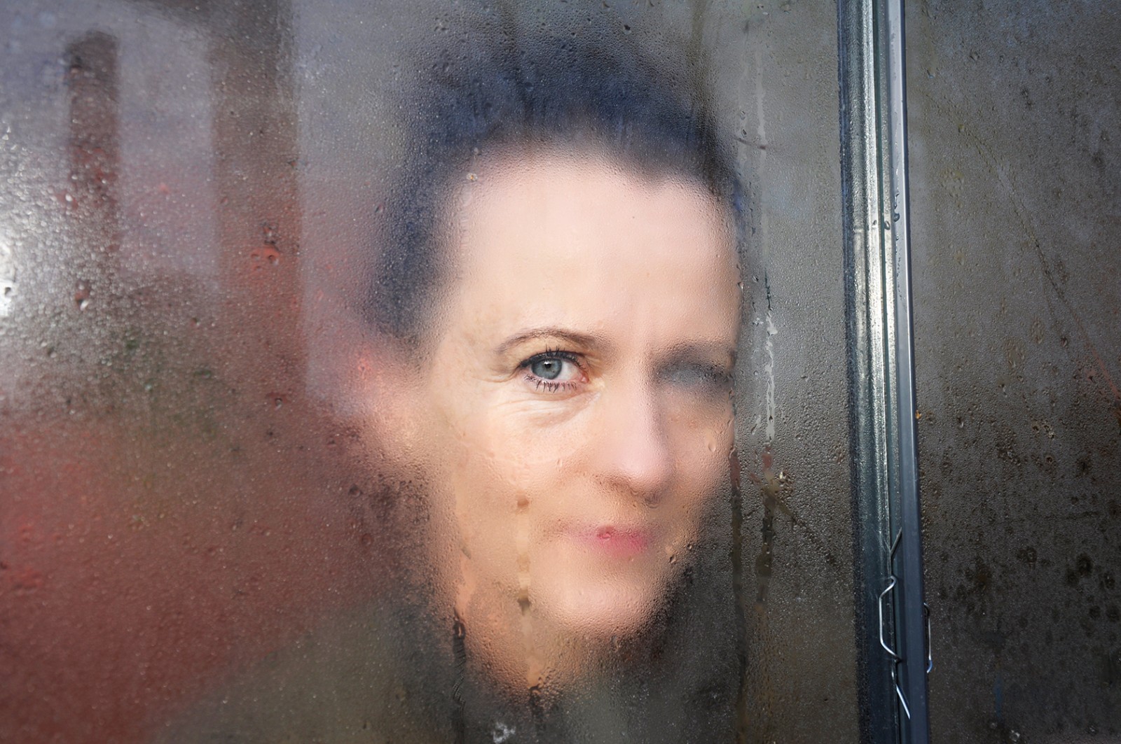 Ny kunstinstallation tager favntag med angsten for det fremmede</br>Kunstner Signe Klejs har sat angsten for det fremmede i fokus i sin kunstinstallation The Greenhouse<br /></br>Foto: Kulturmagasinet Fine Spind