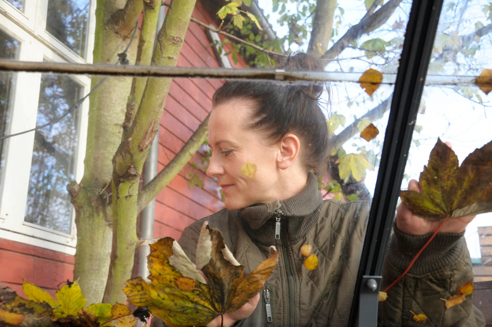 Ny kunstinstallation tager favntag med angsten for det fremmede</br>Fra værkets drivhus lyder en kvindestemme, hvis monologer vidner om angst for det fremmede.<br /></br>Foto: Kulturmagasinet Fine Spind