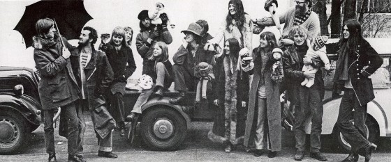 Verdens største børneteaterfestival</br>Comedievognen på vej til teaterfest i Holstebro i 1970, inklusive børn, husdyr og rekvisitter.  Festen var forløberen for det efterfølgende års første aprilfestival.</br>Foto: Claus H. Jensen 
