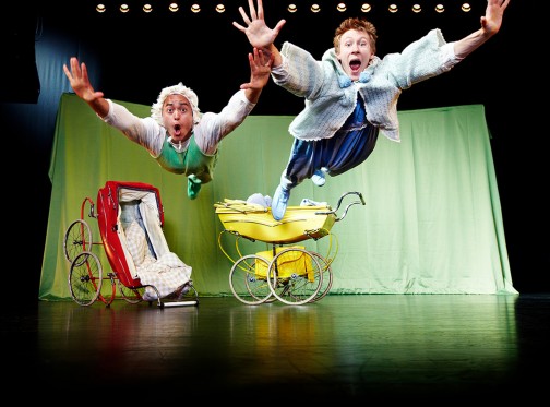 10 anbefalinger: Forestillinger, der spreder julestemning i hele familien</br>'The Nisse Twins' kan opleves rundt om i landet fra den 27. november til den 17. december.</br>Foto: PR-foto / Uppercut danseteater - Lars Sohl