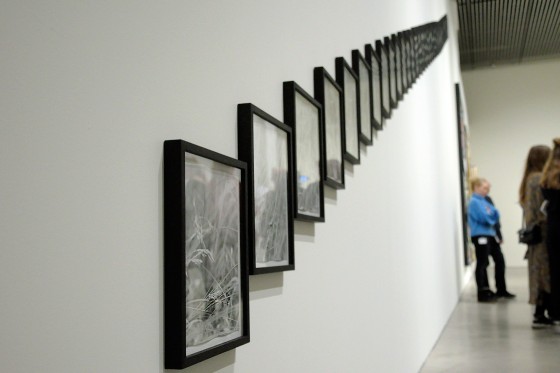 Cool, Calm and Collected: Tendenser fra samtidskunstscenen på ARoS</br>Ebbe Stub Wittrup<br />Repetition of a Word Thirty-Three Times. ARoS præsenterer tendenser fra de seneste 15 års danske samtidskunstscene i udstillingen Cool Calm and Collected. Læs også vores interview med kurator Maria Kappel Blegvad. </br>Foto: Kulturmagasinet Fine Spind