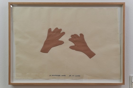 Billedserie: Forsvindingspunkt på Sydhavn Station</br>Gudrun Hasle, 'My Granmoters Hands', tekstil, i udstillingen 'Forsvindingspunkt' på Sydhavn Station.</br>Foto: Jens Axel Beck