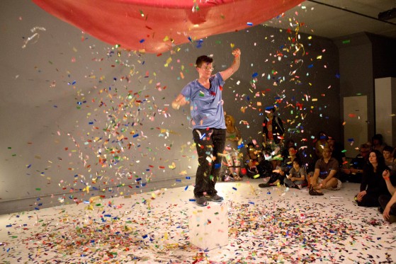 Queer, feminisme og social retfærdighed: kunstner Mary Coble</br>Documentation fra Performing Defiance, 2015<br />På Rapid Pulse International Performance Art Festival, Chicago, Illinois</br>Foto: Marye Coble - Tongyu Zhao