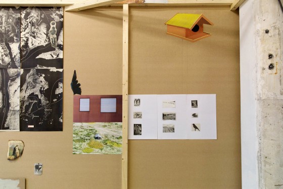 KH7 Art Space: 5 kunstnere, 3 dages åbent værksted, 1 værk</br>Dem fem kunstnere har holdt åbent værksted. Mens de har lavet værket til Mellemværende i KH7 Artspace, har de undersøgt, hvad sker der i processen, og hvordan  den fællesmængde, kunstnerne kommer frem til, skaber betydning. </br>Foto: Cai-Ulrich von Platen, Else Ploug Isaksen, Michael Boelt Fischer, Iben West og Anette Højlund