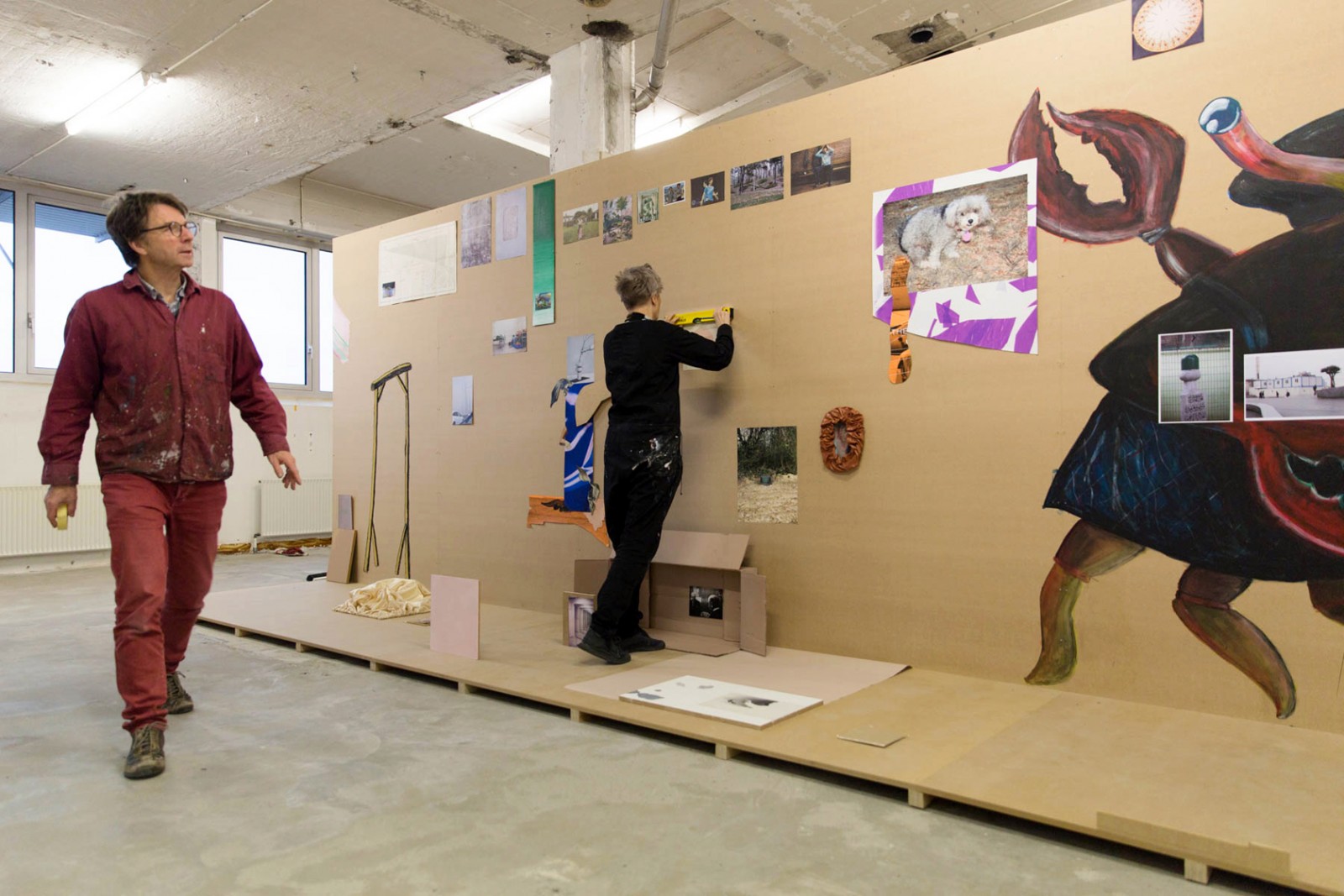 KH7 Art Space: 5 kunstnere, 3 dages åbent værksted, 1 værk</br>Dem fem kunstnere har holdt åbent værksted. Mens de har lavet værket til Mellemværende i KH7 Artspace, har de undersøgt, hvad sker der i processen, og hvordan  den fællesmængde, kunstnerne kommer frem til, skaber betydning. </br>Foto: Cai-Ulrich von Platen, Else Ploug Isaksen, Michael Boelt Fischer, Iben West og Anette Højlund