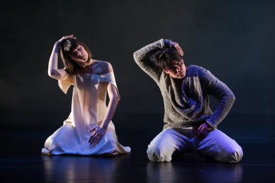 Visuelt stærk Orfeus og Euridike med dans, sang og dukker</br>Mezzosopran Josefine Andersson (Orfeus), Danser Mark Philip (Orfeus) i Orfeus og Eurydike.</br>Foto: PR-foto / Mathias Foley