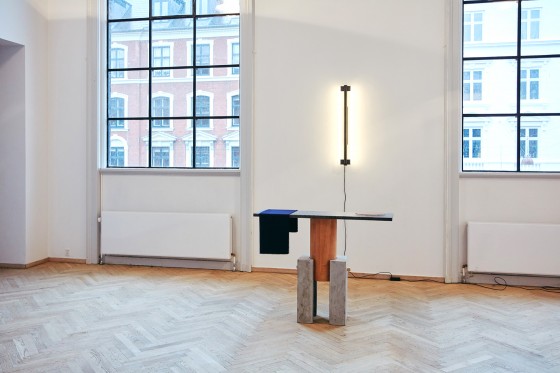 Forårsudstillingen 18 på Charlottenborg</br>Forårsudstillingen er en åben, censureret udstilling, der i 161 år har været en årligt tilbagevendende begivenhed i Kunsthal Charlottenborgs årsprogram. <br />Her: Emil Krøyer og Mads Sætter Lassen værker på Forårsudstillingen 18 i Kunsthal Charlottenborg</br>Foto: PR-foto / Charlottenborg Forårsudstillingen 