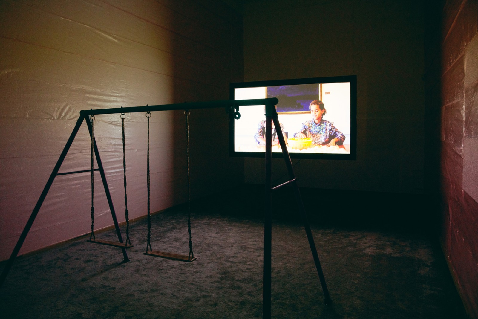 Forårsudstillingen 18 på Charlottenborg</br>På Kunsthal Charlottenborg kan man opleve kunstneriske bidrag fra de 19 nationale og internationale kunstnere, etablerede stjerner og spirende talenter, der er sluppet gennem juryens nåleøje på Forårsudstillingen. <br />Her Rodo Abdirahmans værk.</br>Foto: PR-foto / Charlottenborg Forårsudstillingen 