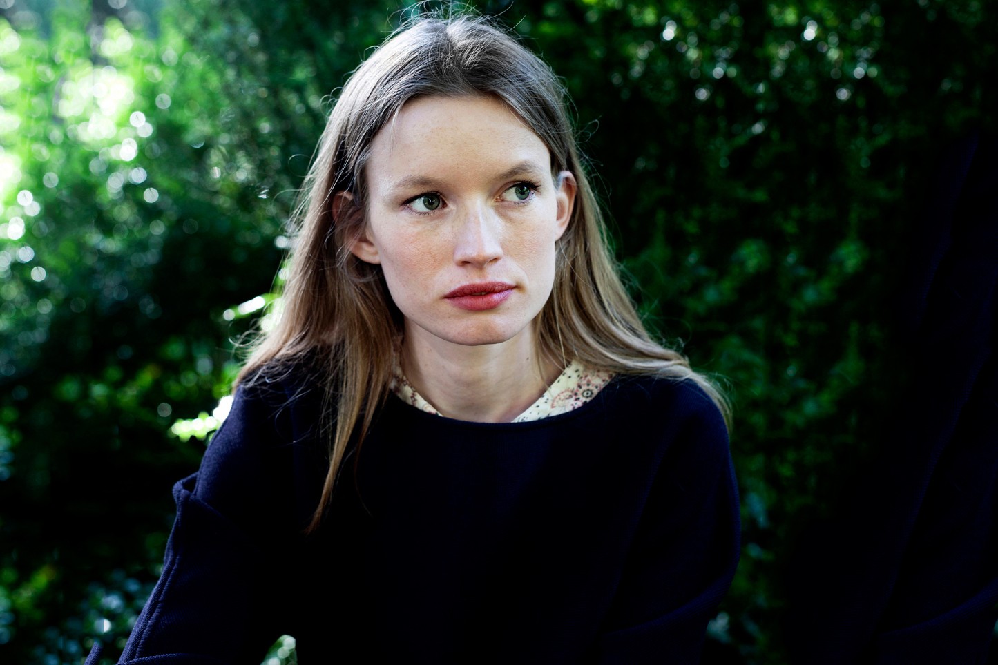 Debutant skriver for at forstå det, der hele tiden bliver noget andet</br>Emma Bess debuterede med novellesamlingen Mødre, døtre, søstre i januar.</br>Foto: PR-foto / Rosinante & Co - Lea Meilandt
