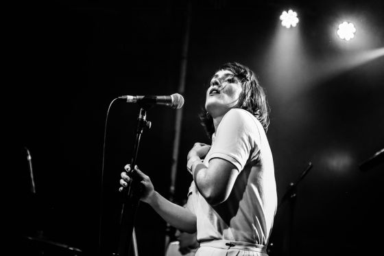 Nelson Can: “Vi har fundet ud af, hvem vi er”</br>Forsangeren Selina mistede stemmen til Nelson Cans debut på Roskilde Festival.</br>Foto: PR-foto/ Nelson Can - Mike Garnell