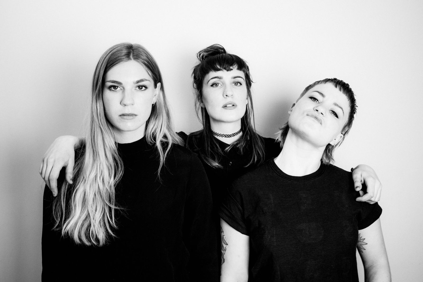 Nelson Can: “Vi har fundet ud af, hvem vi er”</br>Nelson Can består af bassist Signe SigneSigne, forsanger Selina Gin og trommeslager Maria Juntunen.</br>Foto: PR-foto/ Nelson Can - Lasse Høgh