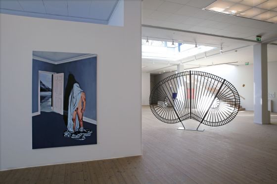 BILLEDSERIE: KUNSTNERNES PÅSKEUDSTILLING 2018</br>Fra venstre: Maibritt Lind Hansen: Uden titel og Mikkel Drabik Jacobsen: Stormgitter, KP</br>Foto: PR-foto/KP Jens Møller