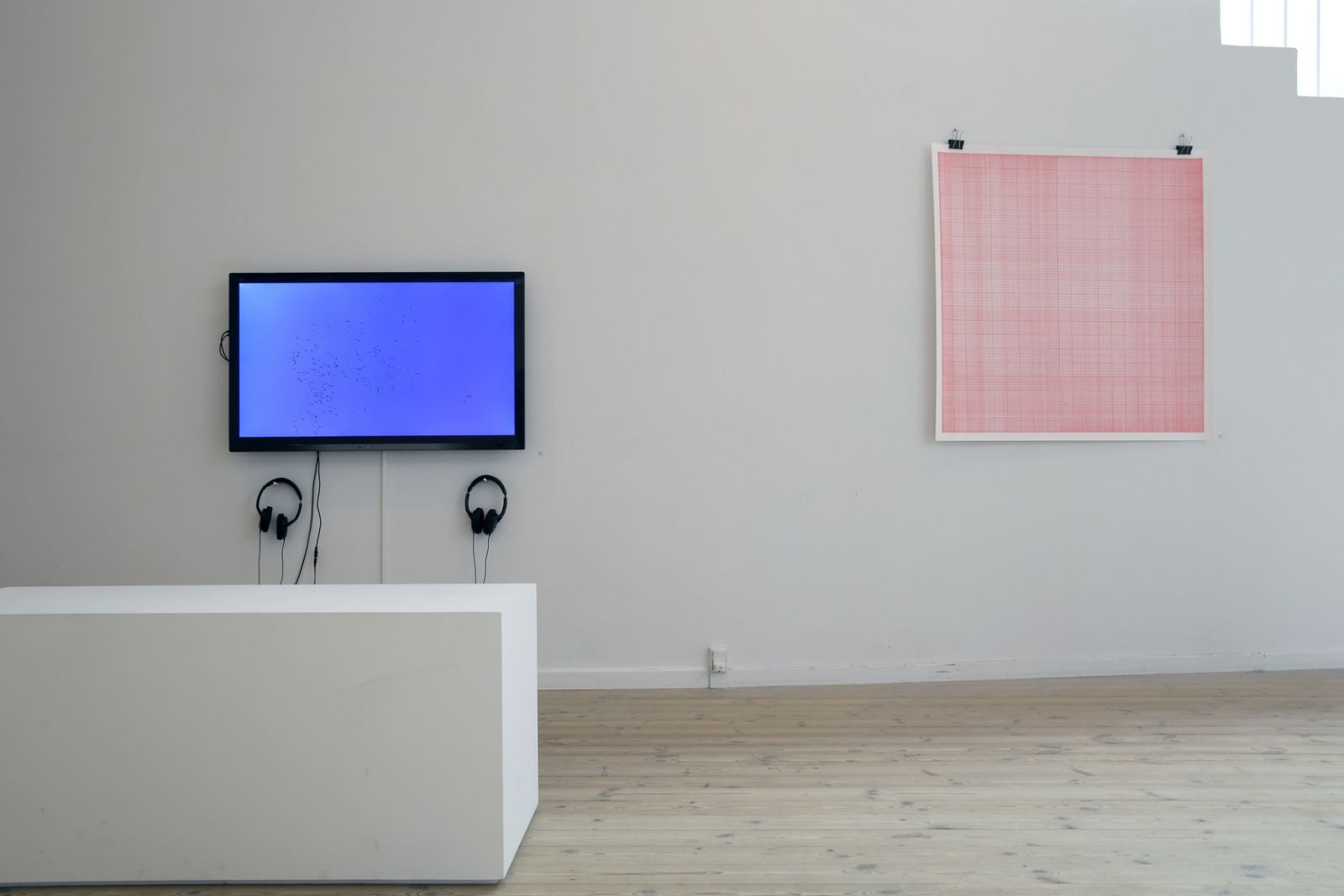 BILLEDSERIE: KUNSTNERNES PÅSKEUDSTILLING 2018</br>Kasper Knudsen Muusholm: Complicated not yet spoken og Marie Kaarøe: 1.000.000 kvadratmillimeter, KP</br>Foto: PR-foto/KP Jens Møller
