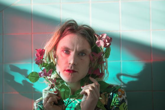 Morten Søndergaard, Bisse og Marie Højlund forenes i Solar Plexus</br>Bisse har markeret sig som en musiker der ikke går af vejen for stort drama på scenen. </br>Foto: PR-foto / pdh music - Michala Bredahl